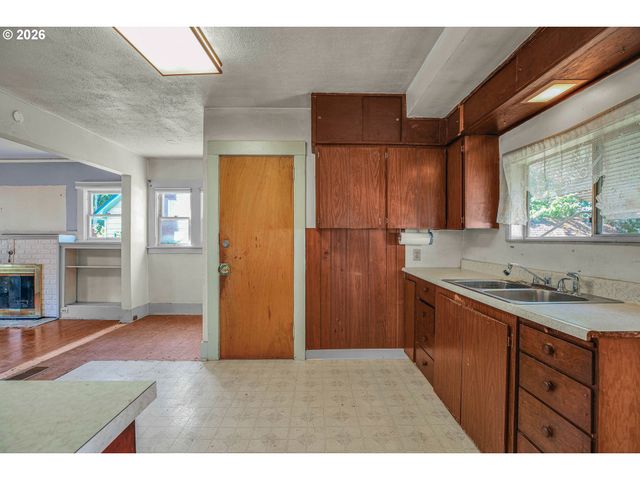 3915 N Montana Ave, Portland, OR 97227