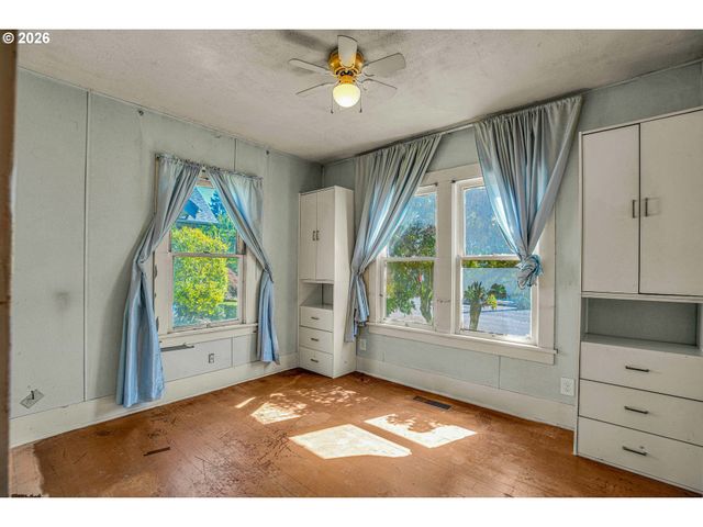 3915 N Montana Ave, Portland, OR 97227