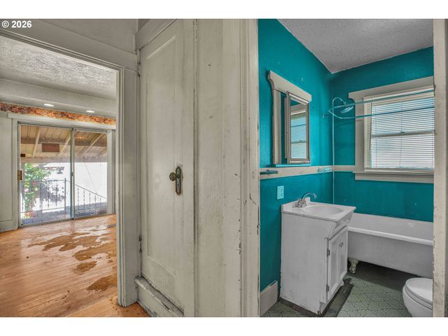 3915 N Montana Ave, Portland, OR 97227
