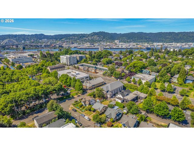 3915 N Montana Ave, Portland, OR 97227
