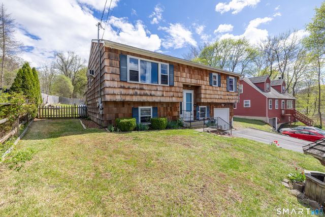 17 Pleasant Street, New Milford, CT 06776