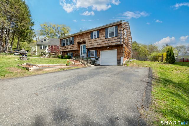 17 Pleasant Street, New Milford, CT 06776