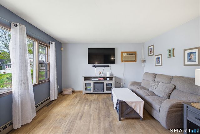 17 Pleasant Street, New Milford, CT 06776