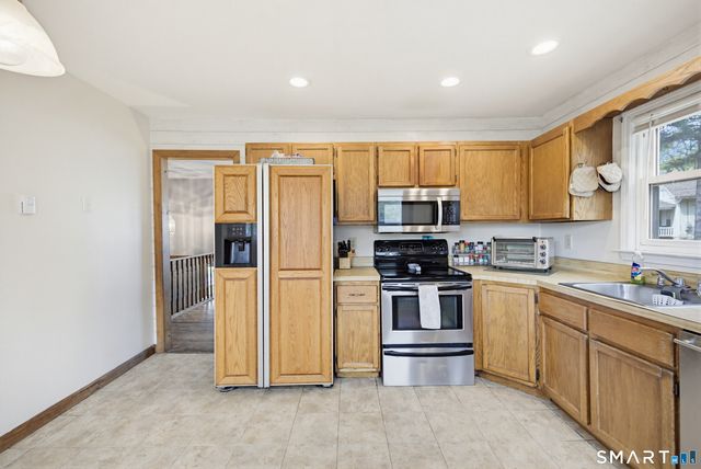 17 Pleasant Street, New Milford, CT 06776