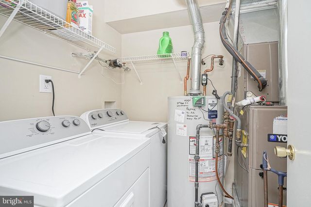 2107-A SEDGEFIELD DR, Mount Laurel, NJ 08054