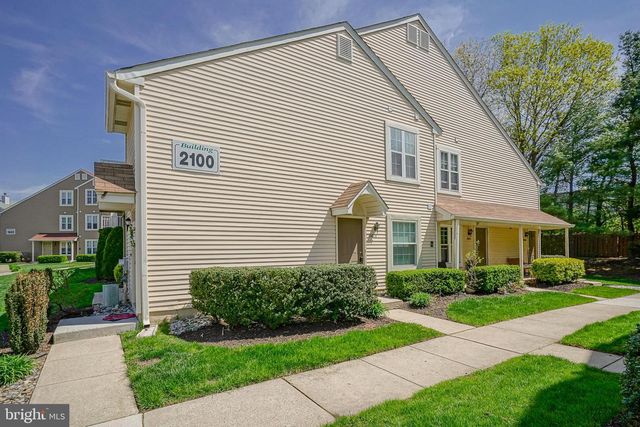 2107-A SEDGEFIELD DR, Mount Laurel, NJ 08054