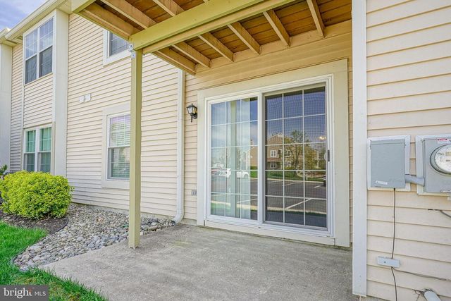 2107-A SEDGEFIELD DR, Mount Laurel, NJ 08054