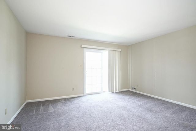 2107-A SEDGEFIELD DR, Mount Laurel, NJ 08054