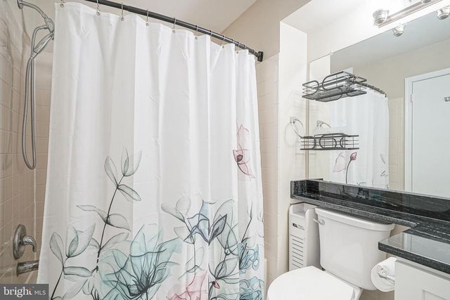 2107-A SEDGEFIELD DR, Mount Laurel, NJ 08054