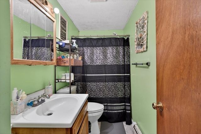 12 Reynolds St, New Bedford, MA 02740