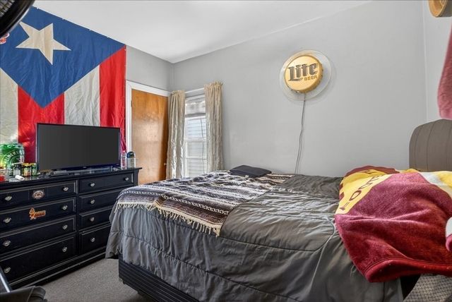 12 Reynolds St, New Bedford, MA 02740