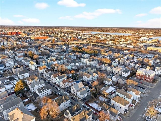 12 Reynolds St, New Bedford, MA 02740