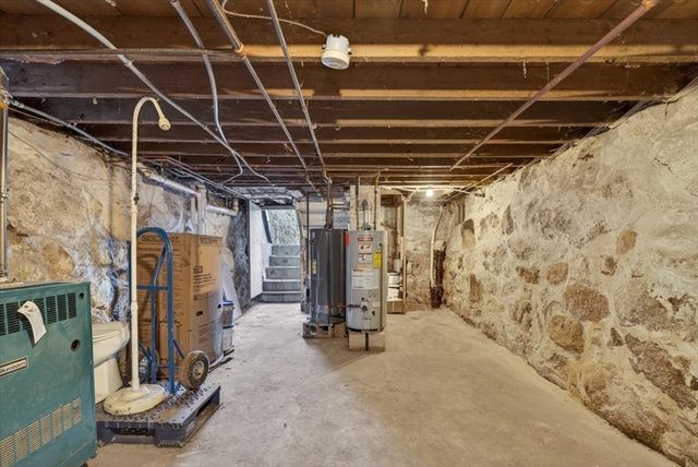 12 Reynolds St, New Bedford, MA 02740