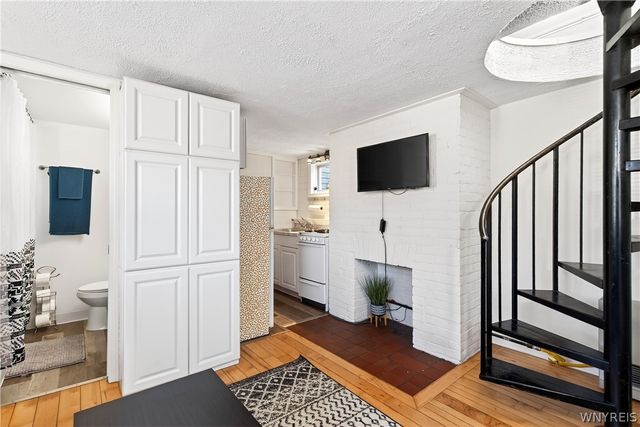 440 West Utica Street S, Buffalo, NY 14213