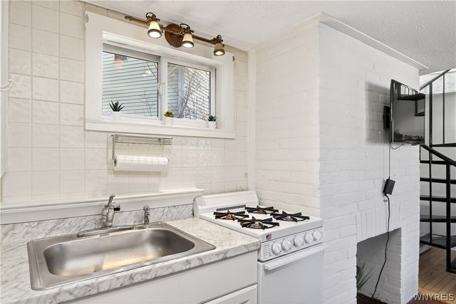 440 West Utica Street S, Buffalo, NY 14213