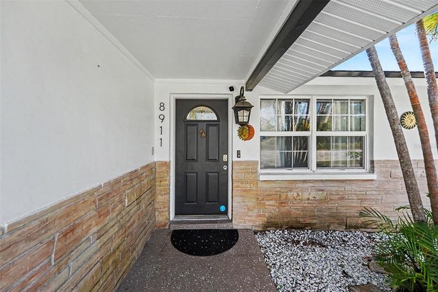 8911 113TH STREET, Seminole, FL 33772