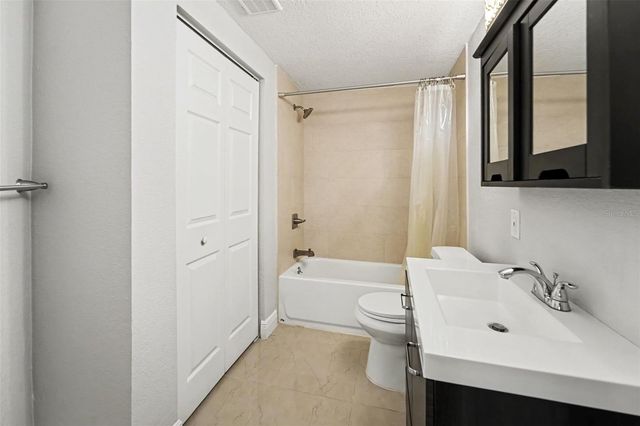 8911 113TH STREET, Seminole, FL 33772
