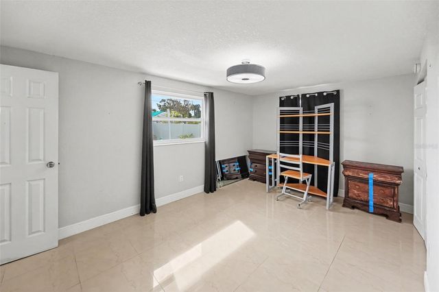 8911 113TH STREET, Seminole, FL 33772