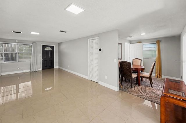 8911 113TH STREET, Seminole, FL 33772