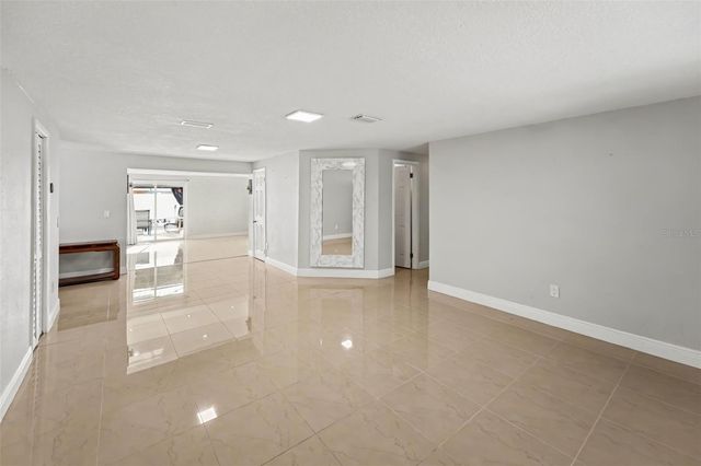 8911 113TH STREET, Seminole, FL 33772