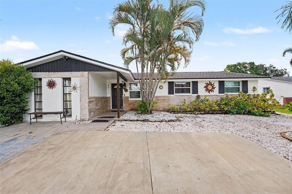 8911 113TH STREET, Seminole, FL 33772