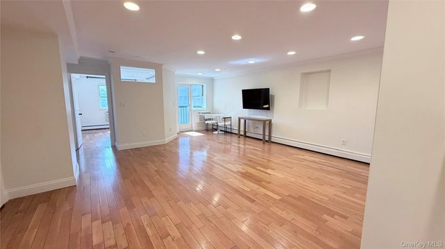 8371 116th Street 5A, Kew Gardens, NY 11418