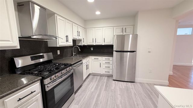 8371 116th Street 5A, Kew Gardens, NY 11418