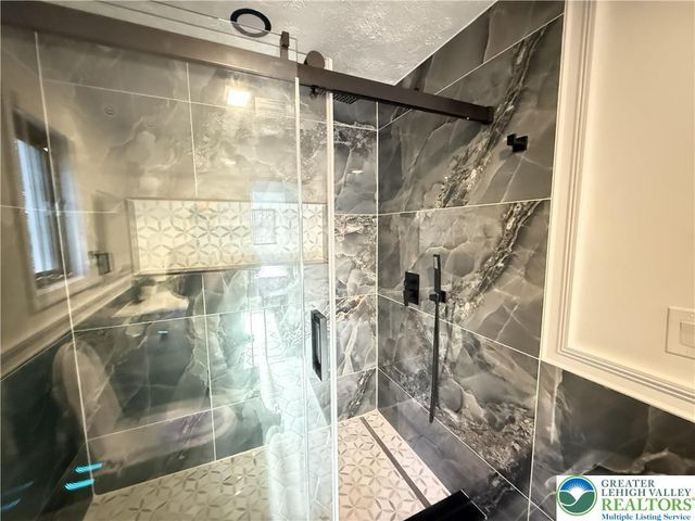 235 Stafford Drive, Lehman Twp, PA 18324