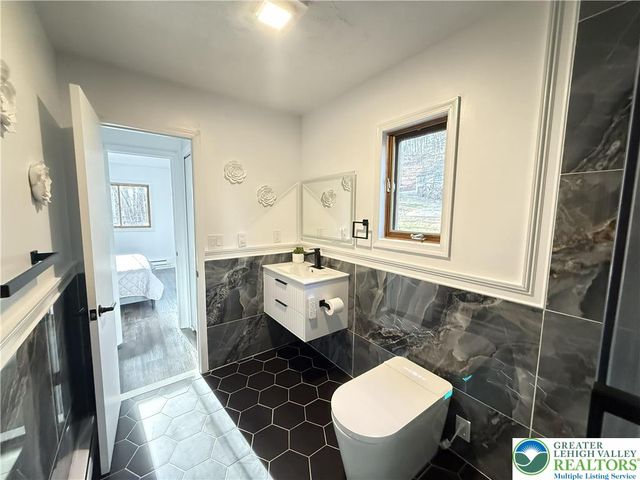 235 Stafford Drive, Lehman Twp, PA 18324