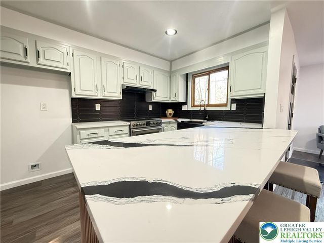 235 Stafford Drive, Lehman Twp, PA 18324