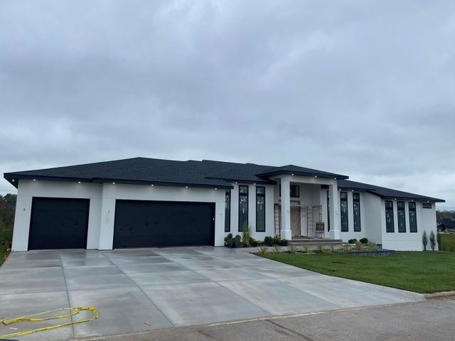 813 W Regello Drive, Nixa, MO 65714