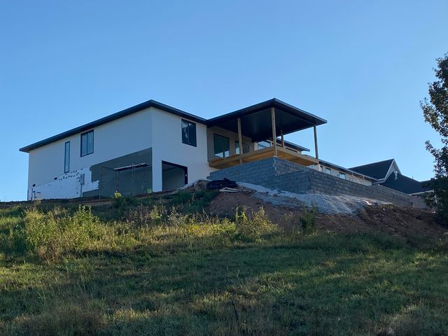 813 W Regello Drive, Nixa, MO 65714