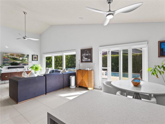 20550 NW 7th St, Pembroke Pines, FL 33029