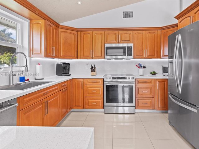 20550 NW 7th St, Pembroke Pines, FL 33029