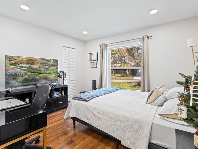 20550 NW 7th St, Pembroke Pines, FL 33029