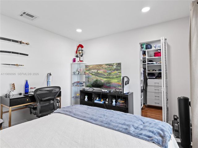 20550 NW 7th St, Pembroke Pines, FL 33029