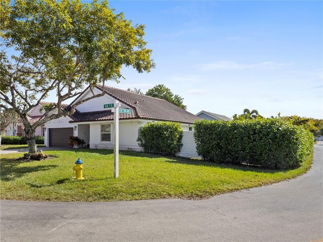 20550 NW 7th St, Pembroke Pines, FL 33029