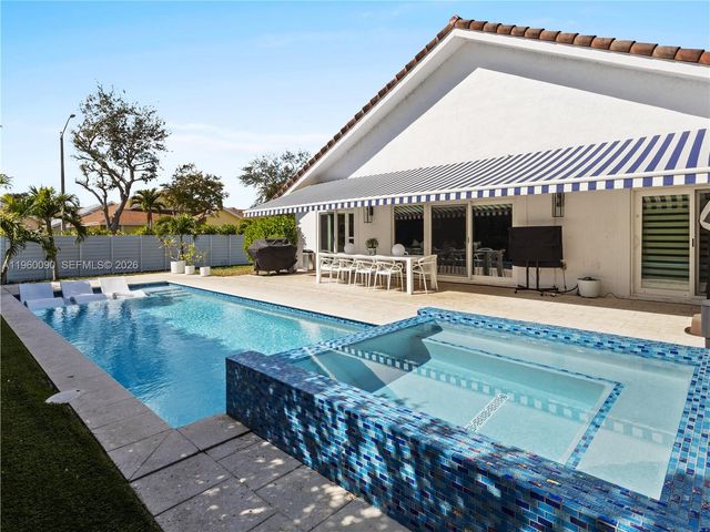 20550 NW 7th St, Pembroke Pines, FL 33029