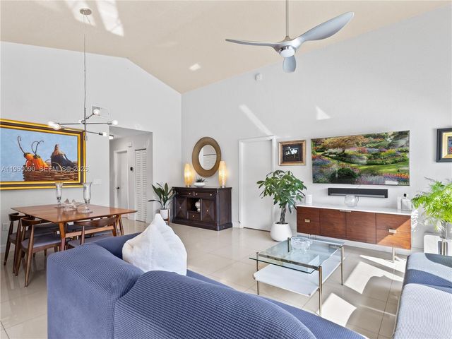 20550 NW 7th St, Pembroke Pines, FL 33029