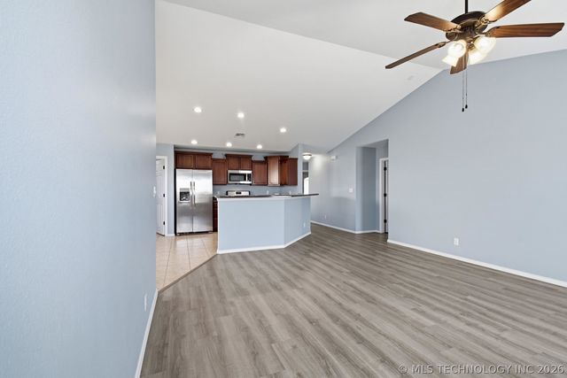 26196 E 86th Street S, Broken Arrow, OK 74014