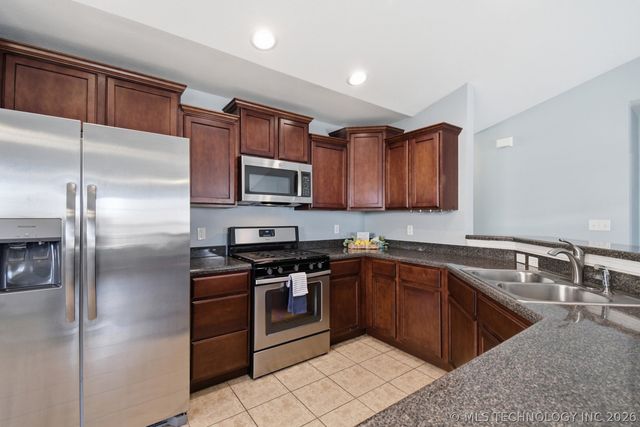 26196 E 86th Street S, Broken Arrow, OK 74014