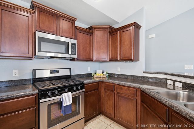 26196 E 86th Street S, Broken Arrow, OK 74014