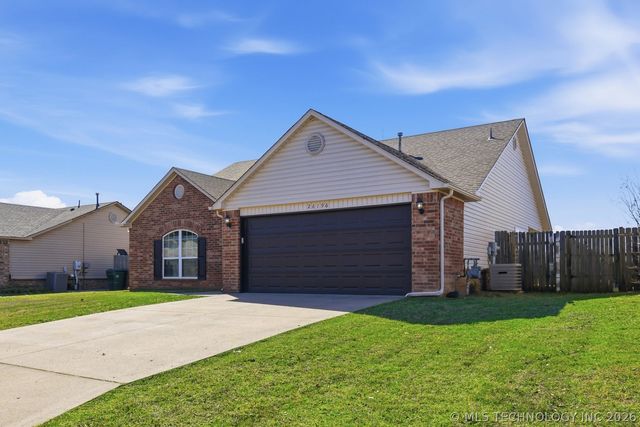 26196 E 86th Street S, Broken Arrow, OK 74014