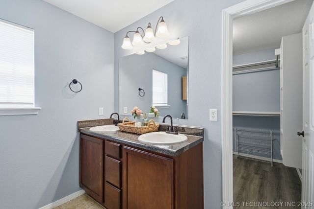 26196 E 86th Street S, Broken Arrow, OK 74014