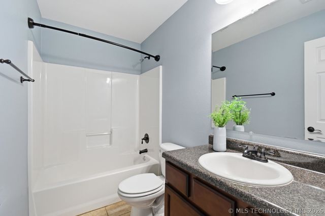 26196 E 86th Street S, Broken Arrow, OK 74014