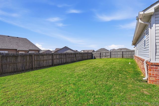 26196 E 86th Street S, Broken Arrow, OK 74014