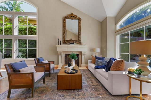 87 Del Oro Lagoon, Novato, CA 94949