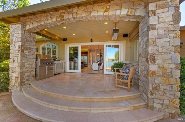 87 Del Oro Lagoon, Novato, CA 94949