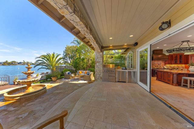 87 Del Oro Lagoon, Novato, CA 94949