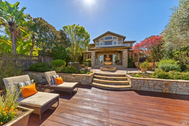 87 Del Oro Lagoon, Novato, CA 94949